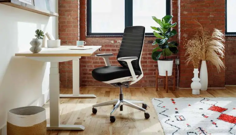 Best Chairs for Leaning Forward