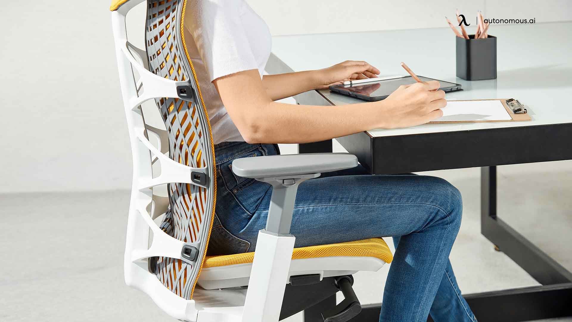 The Best Office Chair For Scoliosis Relief in 2023